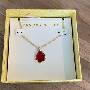 Kendra Scott necklace